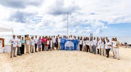Siete playas en La Romana revalidan certificaci&oacute;n Bandera Azul 2025–2026