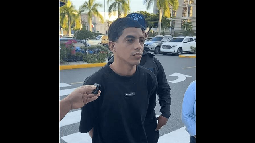 Se entrega hombre vinculado a tiroteo en Villa Duarte en que murieron un niño y una mujer Se entrega hombre vinculado a tiroteo en Villa Duarte en que murieron un niño y una mujer