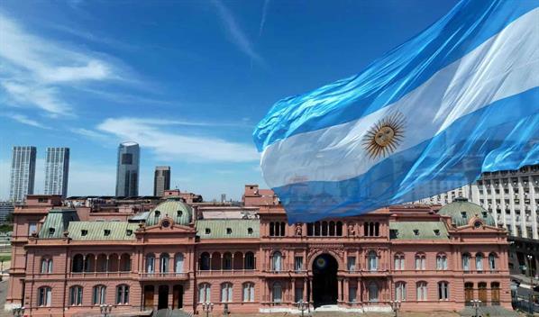 Argentina recorta casi 60 mil empleos p&uacute;blicos entre 2024 y 2025
