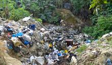 Alertan sobre riesgo inminente para decenas de familias por ca&ntilde;ada en sector de Santiago Oeste 