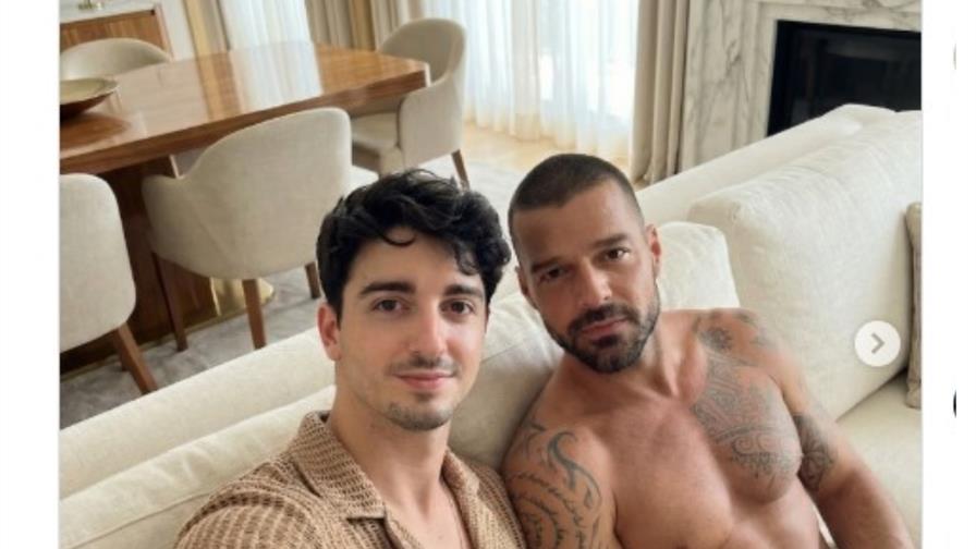 Ricky Martin, tras foto viral donde se le ve en toalla con otro hombre: No mienta caballero Ricky Martin, tras foto viral donde se le ve en toalla con otro hombre: No mienta caballero