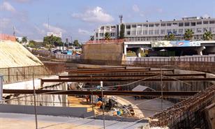 Gobierno acelera construcci&oacute;n del t&uacute;nel en la avenida Luper&oacute;n