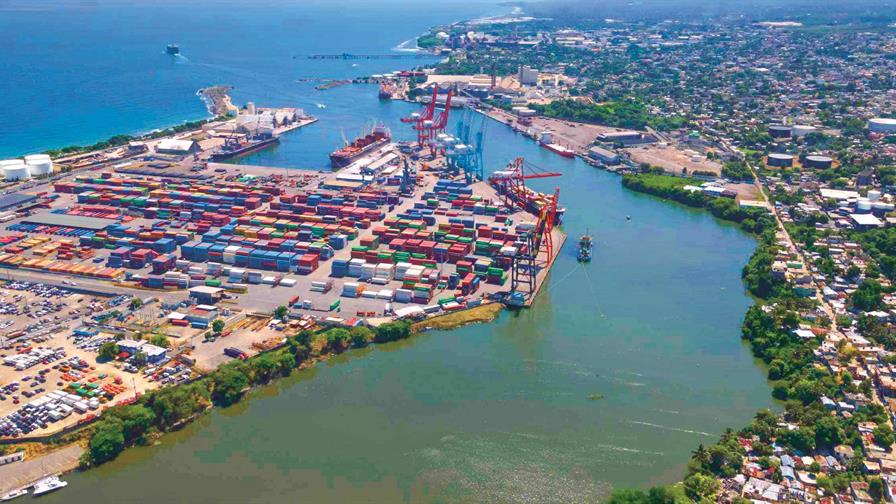 Dos puertos movilizan la mayor parte de la carga mar&iacute;tima dominicana