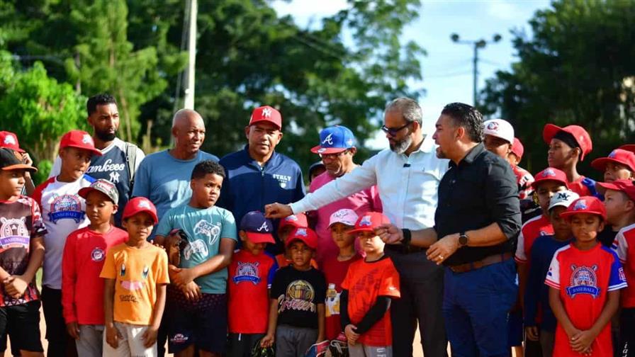 Inefi remoza play de la Liga Añeja de San Francisco de Macorís Inefi remoza play de la Liga Añeja de San Francisco de Macorís