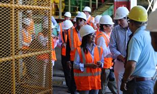 La embajadora de Estados Unidos en el pa&iacute;s visita el Central Romana