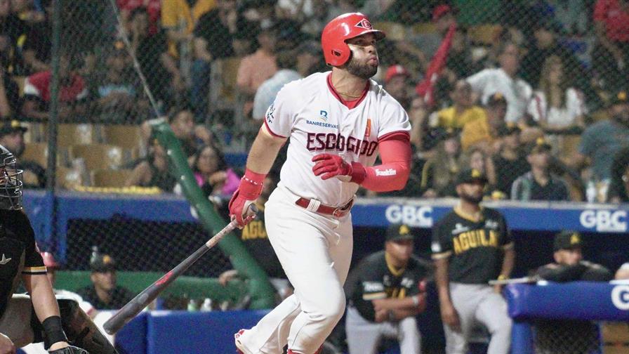 Video | Jos&eacute; Marmolejos conecta doble y el Escogido divide honores con las &Aacute;guilas