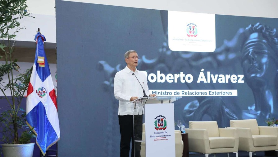 Comisiones del Congreso citarían al canciller para explicar acuerdo de recibir deportados Comisiones del Congreso citarían al canciller para explicar acuerdo de recibir deportados