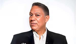 Pedro Ortegarias celebra 40 a&ntilde;os de trayectoria con la exposici&oacute;n in&eacute;dita "H&aacute;bita de Luz"