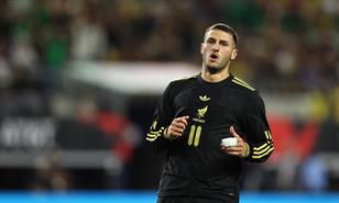 El delantero Santiago Gim&eacute;nez ser&aacute; operado y no volver&aacute; a jugar hasta febrero