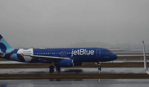 Autoridad de EE. UU. deja en tierra brevemente todos los aviones de JetBlue