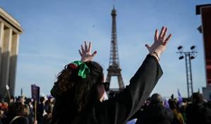 Francia rehabilita a las mujeres condenadas por abortar antes de su despenalizaci&oacute;n