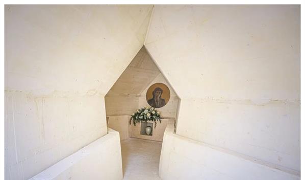 Pol&eacute;mica por un rodaje de contenido sexual en la tumba de Camilo Sesto