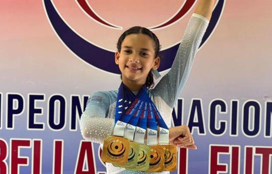 Coral Caama&ntilde;o se corona campeona nacional de gimnasia nivel 6 con 5 medallas de oro
