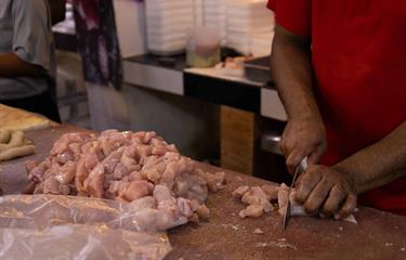 Producción nacional de pollos asegura abastecimiento para la demanda navideña en República Dominicana