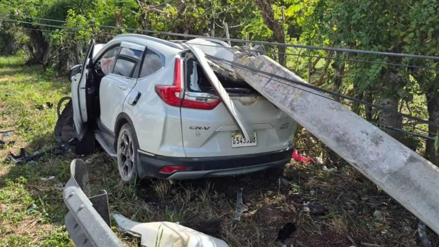 Hombre salva su vida milagrosamente tras accidente en la carretera San Pedro de Macor&iacute;s–La Romana