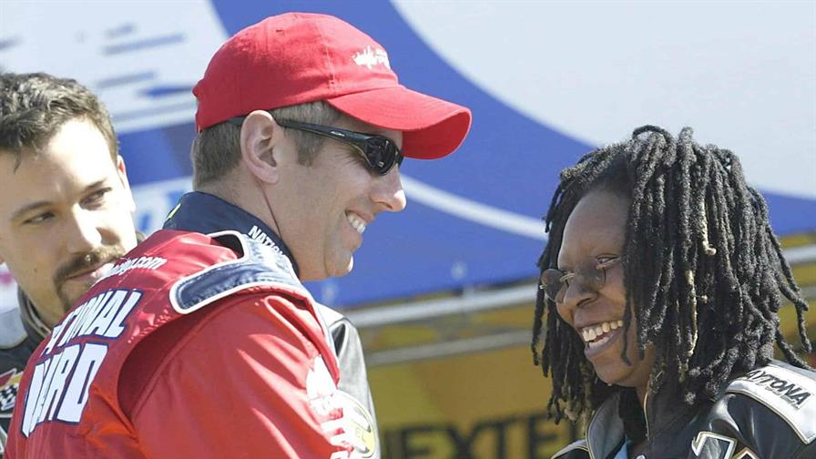 Expiloto de NASCAR y su familia entre los muertos en accidente aéreo en Carolina del Norte Expiloto de NASCAR y su familia entre los muertos en accidente aéreo en Carolina del Norte