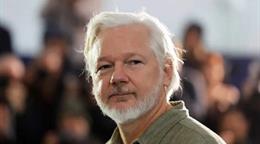 Assange demanda a la Fundaci&oacute;n Nobel por premiar a Machado
