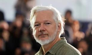 Assange demanda a la Fundaci&oacute;n Nobel por premiar a Machado