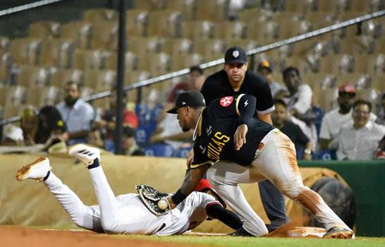 La defensa, tal&oacute;n de Aquiles del b&eacute;isbol invernal dominicano