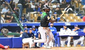 Las Estrellas atropellan a un Licey que roza el abismo