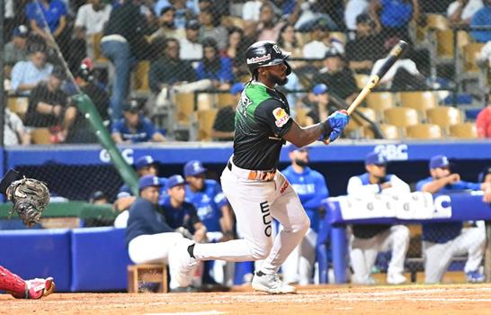 Las Estrellas atropellan a un Licey que roza el abismo
