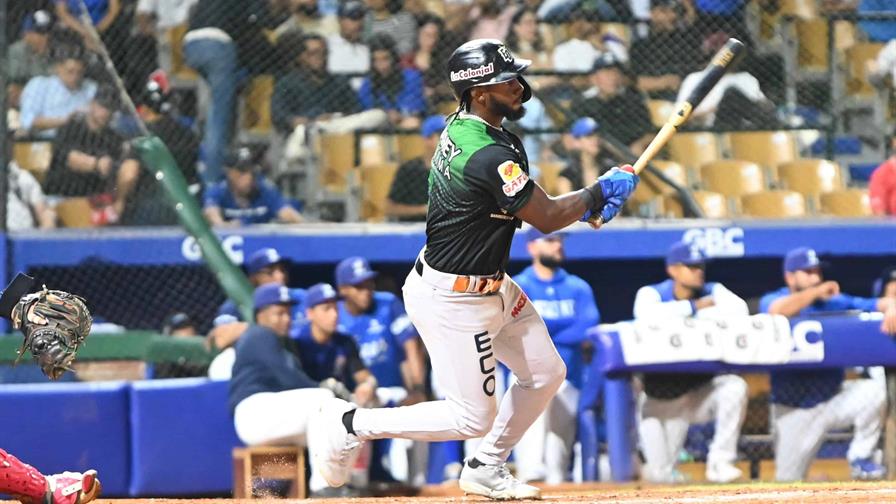 Las Estrellas atropellan a un Licey que roza el abismo Las Estrellas atropellan a un Licey que roza el abismo