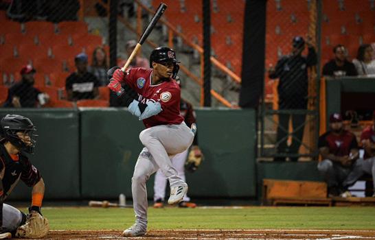 Video | Nomar Mazara la saca del parque y los Gigantes vencen a los Toros