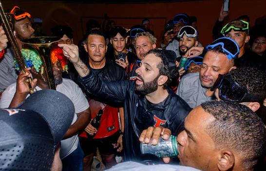 Toros avanzan al Round Robin; Troy Johnston regresa para playoffs