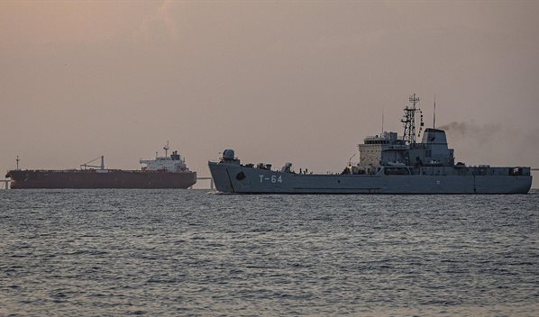 Maduro ordena escoltar petroleros y eleva la tensi&oacute;n naval con Estados Unidos