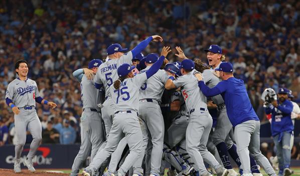 Los Dodgers lideran la repartici&oacute;n del dinero de postemporada tras coronarse campeones