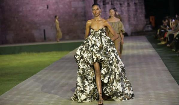 &Oacute;scar de la Renta rinde homenaje a sus ra&iacute;ces criollas