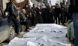 Rescatistas recuperan 77 cuerpos de una misma familia en la ciudad de Gaza