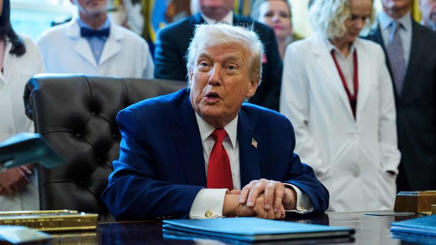 Trump insta a Ucrania a moverse rápidamente para alcanzar acuerdo Trump insta a Ucrania a moverse rápidamente para alcanzar acuerdo