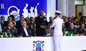 Abinader encabeza graduaci&oacute;n en la Academia Naval Vicealmirante C&eacute;sar de Windt Lavandier