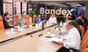 Comisi&oacute;n Consultiva se re&uacute;ne con directivos del Escogido y conoce conclusiones del Arq. Mella