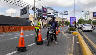 Bajo el sol o la lluvia: as&iacute; transcurre el d&iacute;a a d&iacute;a de los agentes del tr&aacute;nsito