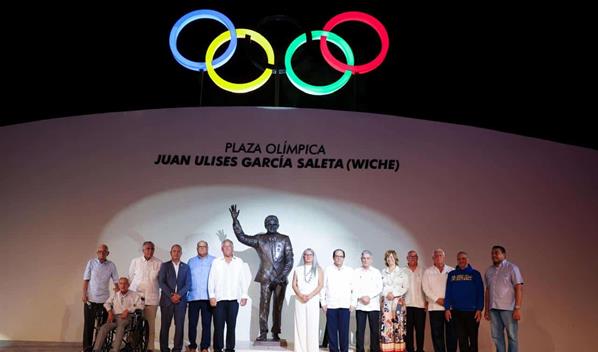 Fundaci&oacute;n Juan Ulises Garc&iacute;a Saleta inaugura plaza ol&iacute;mpica en honor a Wiche