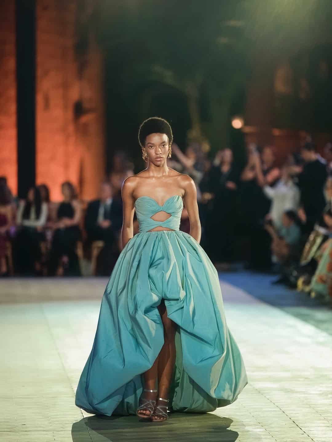 Desfile Pre-Fall 2026 de &Oacute;scar de la Renta en la Fortaleza Ozama.