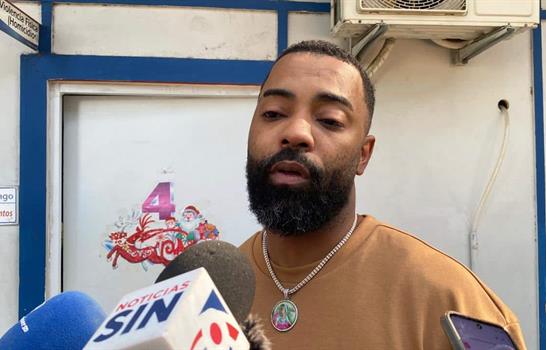 Polic&iacute;a mata de un disparo a joven durante intervenci&oacute;n en una fiesta callejera en Santiago