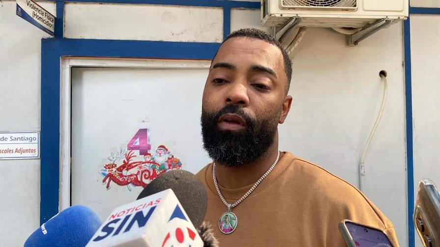 Policía mata de un disparo a joven durante intervención en una fiesta callejera en Santiago Policía mata de un disparo a joven durante intervención en una fiesta callejera en Santiago