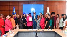 Reconocen al ministro de Trabajo por impulsar derechos laborales de g&eacute;nero