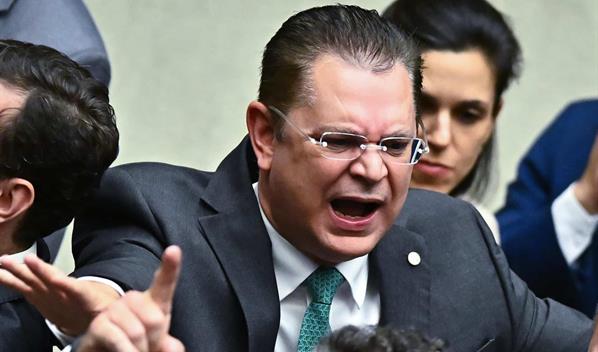 Registran los domicilios de dos diputados bolsonaristas por sospechas de corrupci&oacute;n