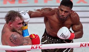 Anthony Joshua noquea a Jake Paul y gana el combate de boxeo de Netflix