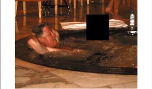 Equipo de Clinton se defiende tras publicación de imágenes suyas en los archivos Epstein