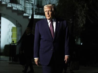 Donald Trump redobla su mensaje de «bajos precios»