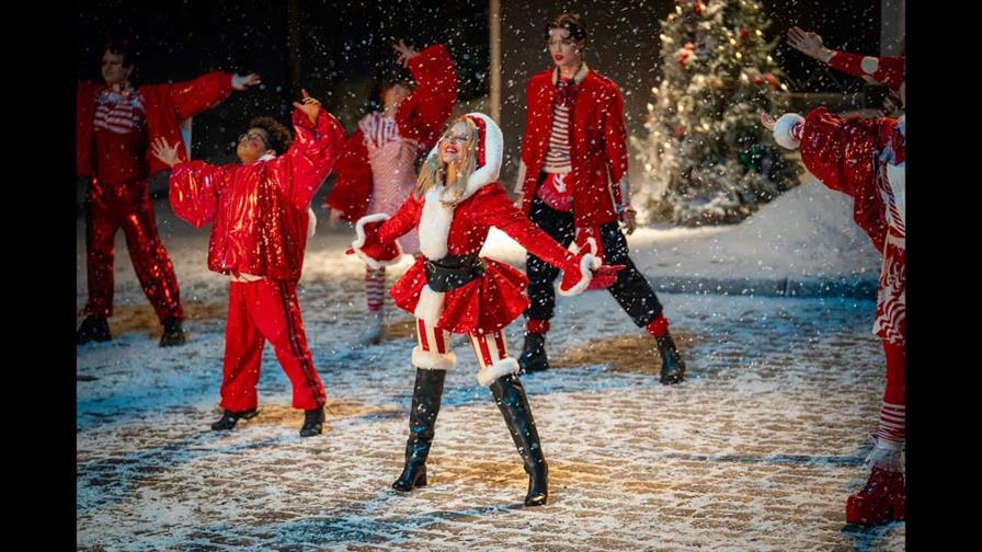 Kylie Minogue vuelve al número 1 en Reino Unido luego de 22 años con hit navideño Kylie Minogue vuelve al número 1 en Reino Unido luego de 22 años con hit navideño