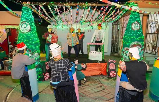 La alegr&iacute;a de la Ruta navide&ntilde;a Centro Le&oacute;n invade Santiago