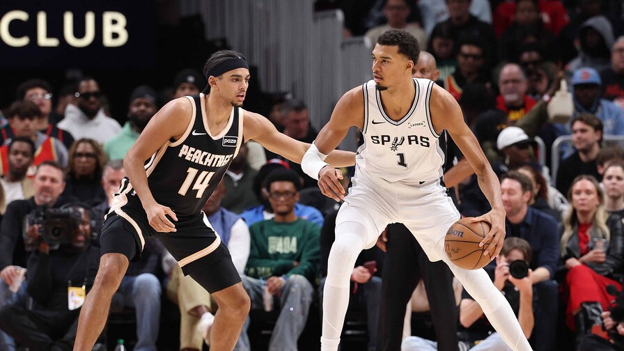 Wembanyama se libra de una sanción y jugará el martes los playoffs de NBA, según fuentes Wembanyama se libra de una sanción y jugará el martes los playoffs de NBA, según fuentes