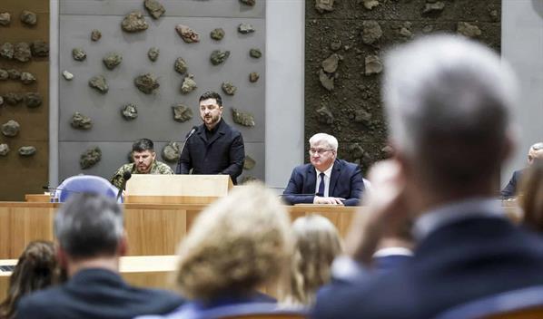 Zelenski dice que EE. UU. ha propuesto encuentro tripartito con Ucrania y Rusia en Miami