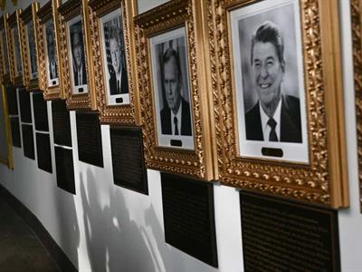 Polémica por placas con críticas políticas a expresidentes